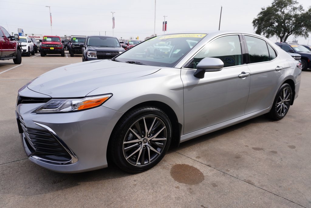 Used 2024 Toyota Camry XLE w/ Cold Weather Package image 3