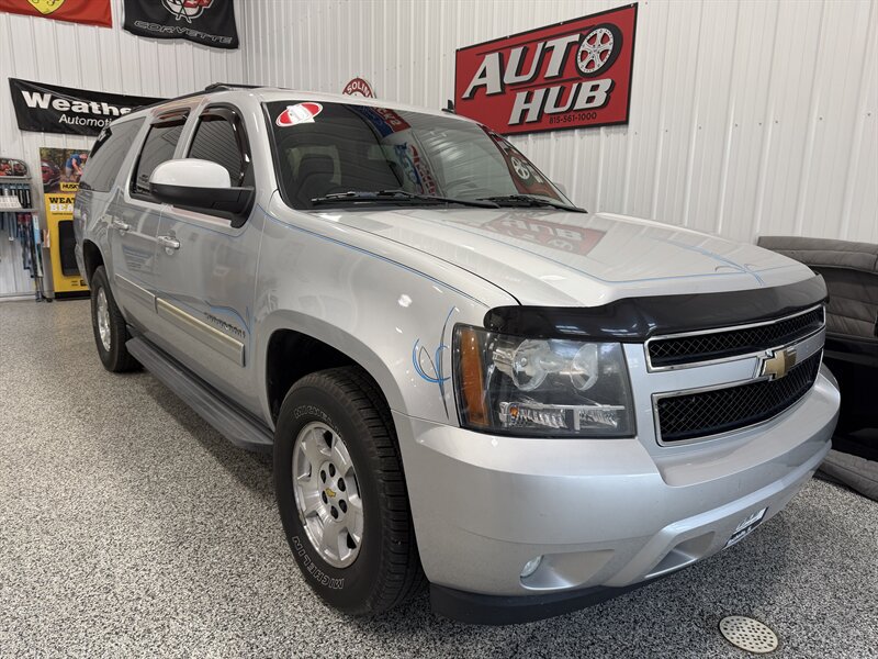 Used 2011 Chevrolet Suburban LS RWD image 4