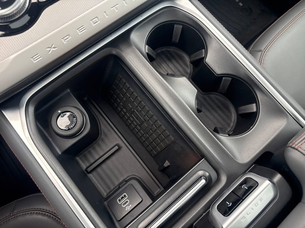 Used 2025 Ford Expedition Max Active AWD/4WD image 47