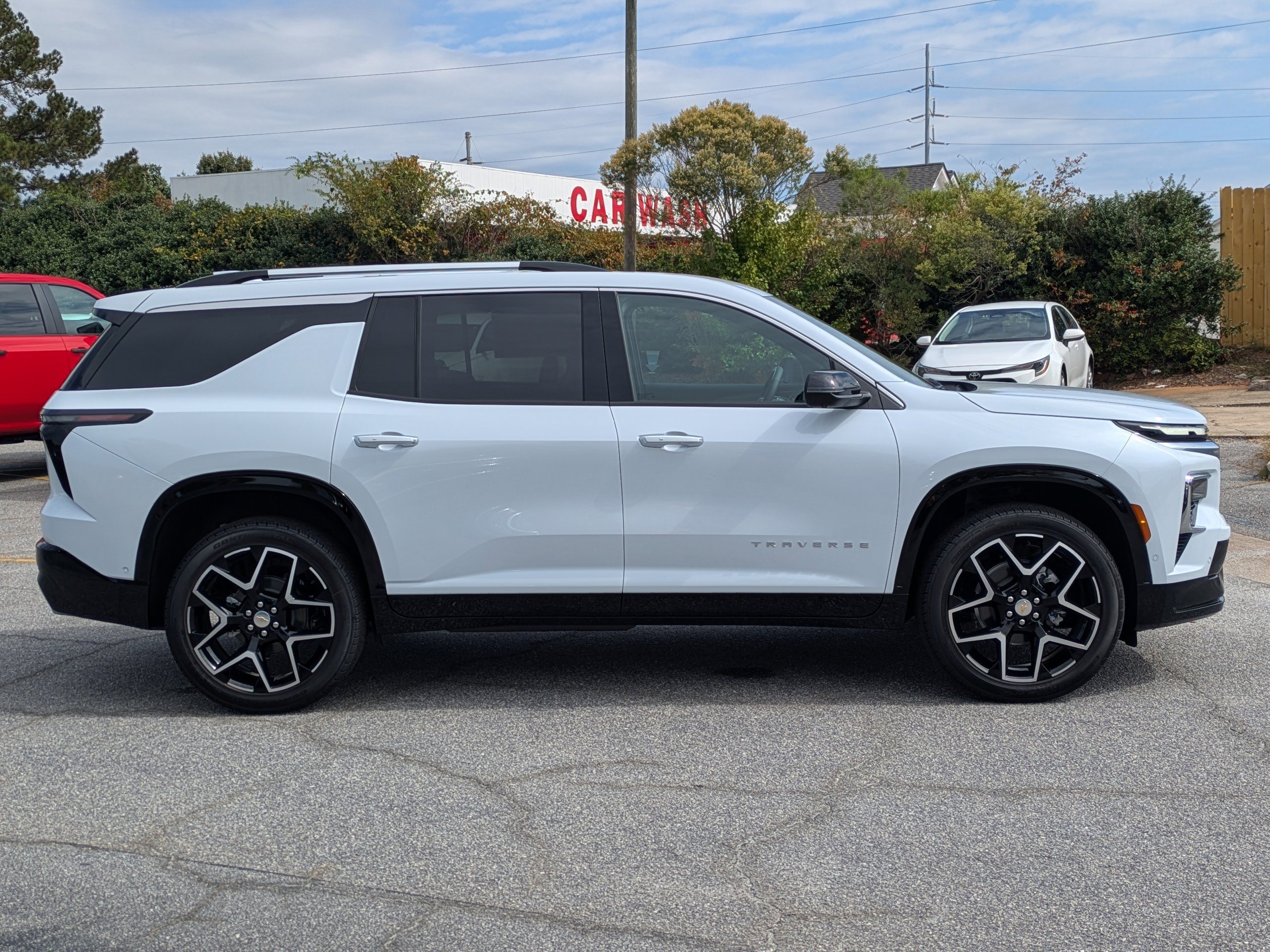 New 2026 Chevrolet Traverse High Country image 3