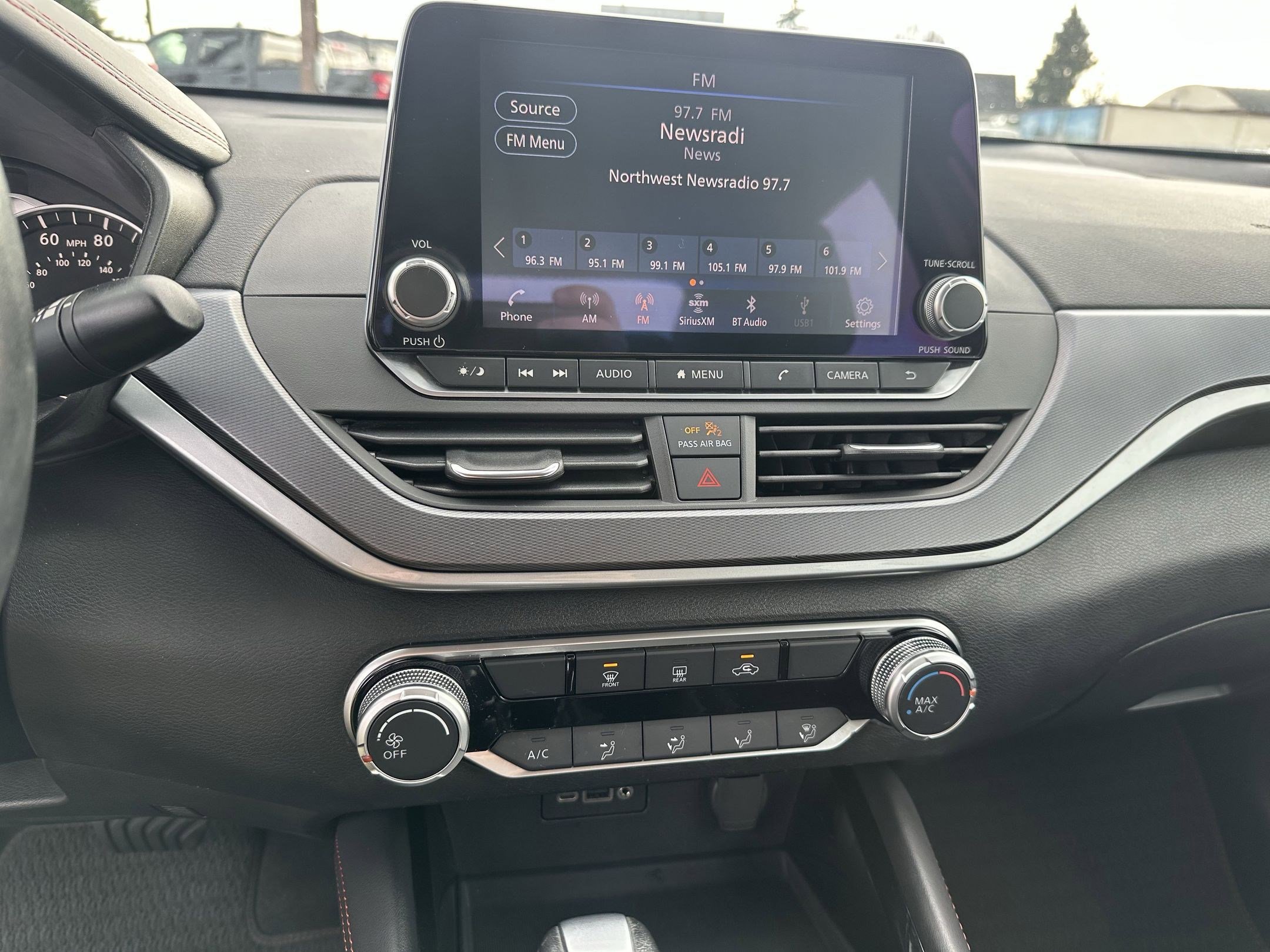 Used 2023 Nissan Altima 2.5 SR image 18