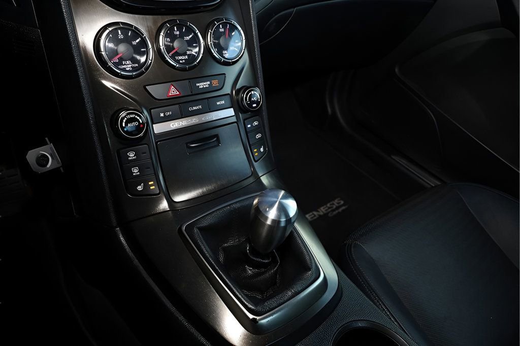 Used 2015 Hyundai Genesis 3.8 RWD image 27