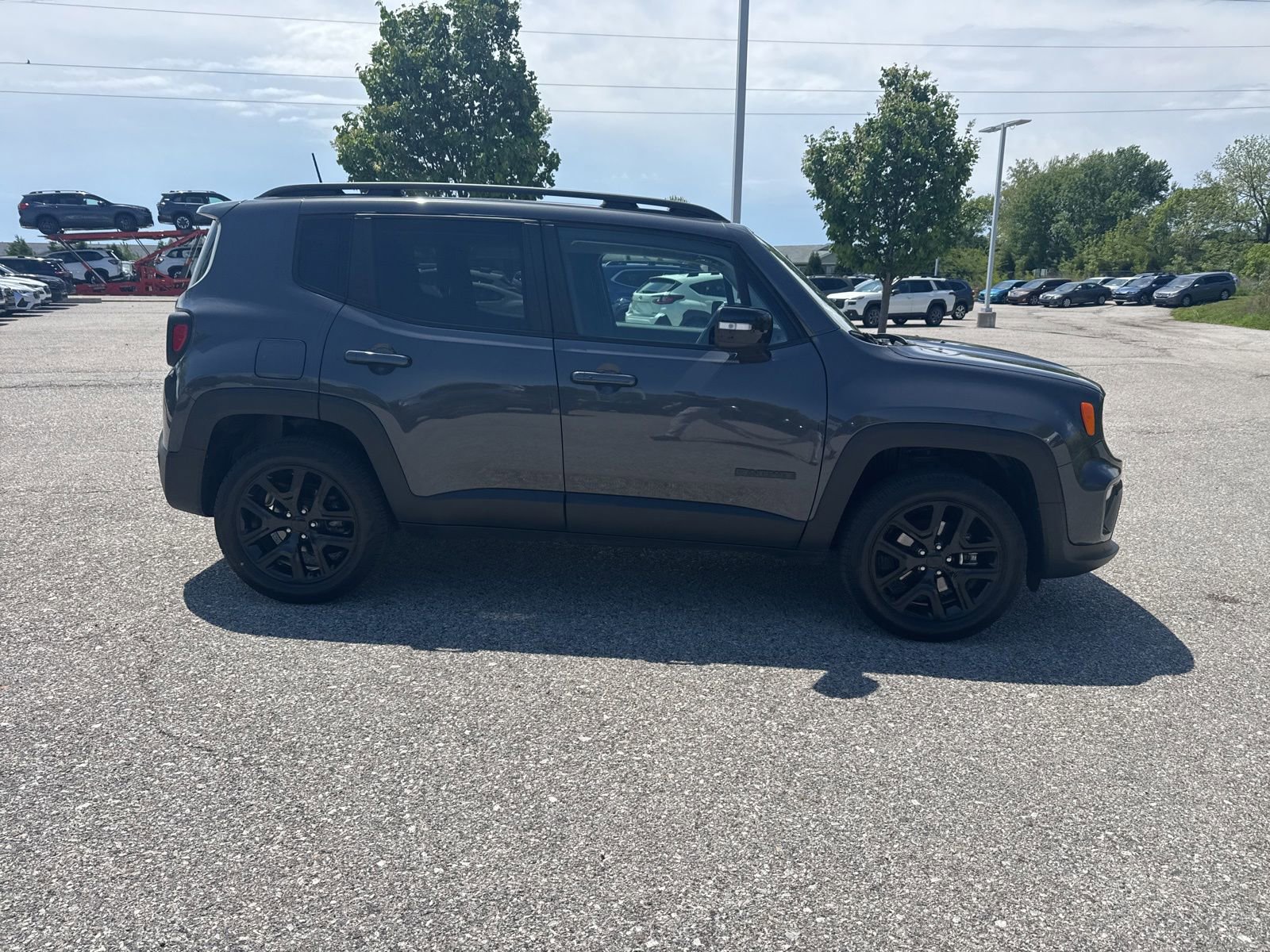 Used 2023 Jeep Renegade Altitude w/ Convenience Group I AWD/4WD image 11