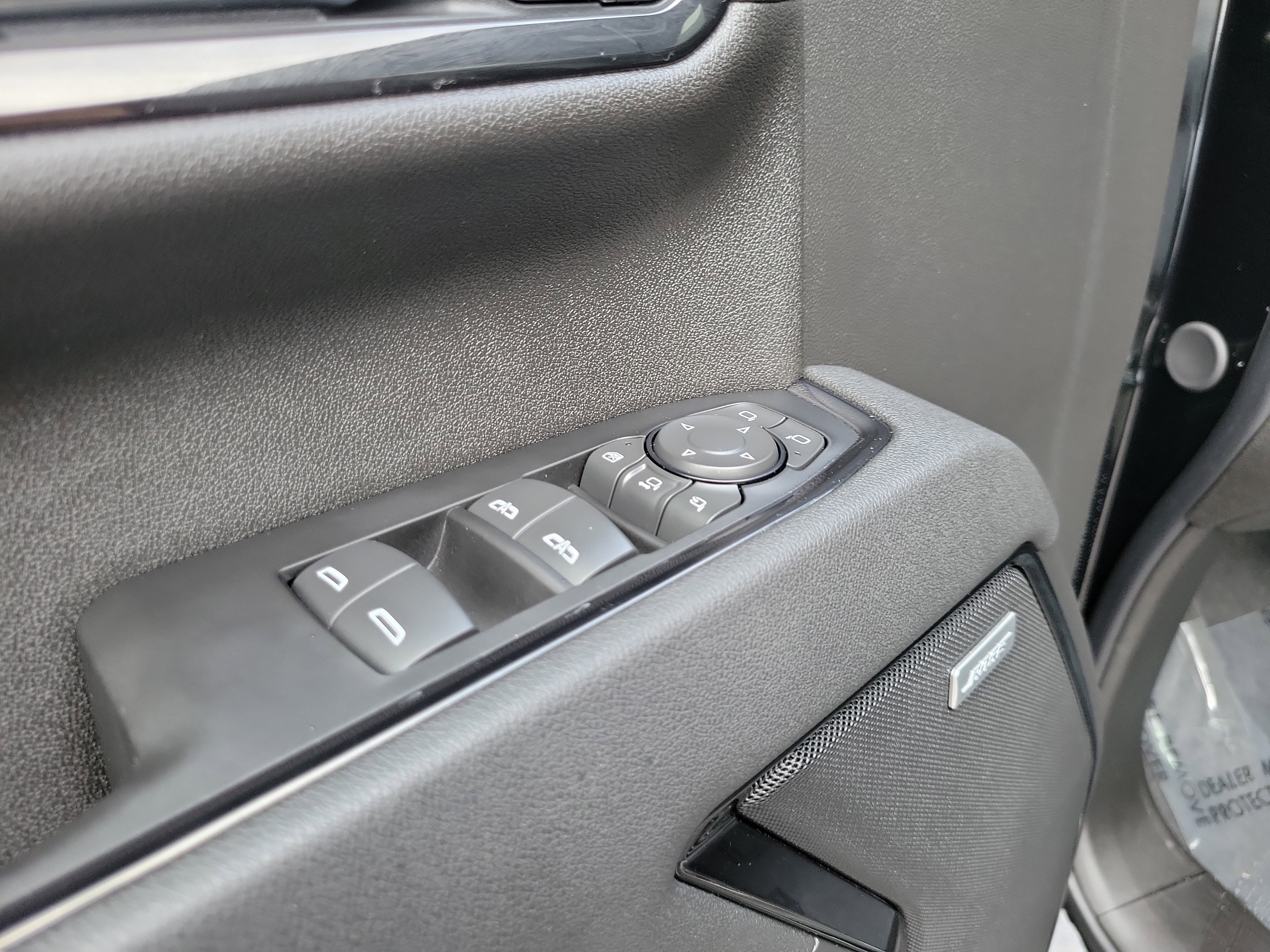 Used 2025 GMC Sierra 2500 AT4 w/ AT4 Premium Plus Package AWD/4WD image 25