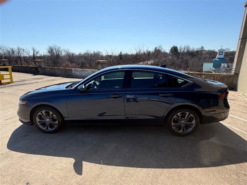 Used 2023 Honda Accord EX image 3