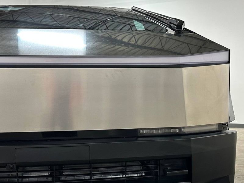 Used 2024 Tesla Cybertruck AWD Crew Cab image 5