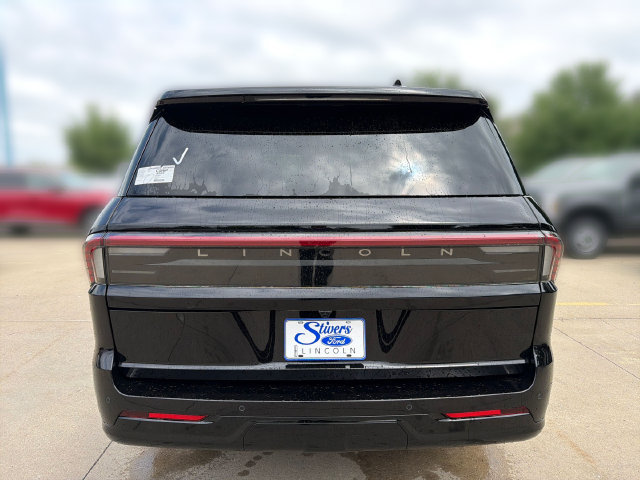 New 2026 Lincoln Navigator Reserve AWD/4WD image 7
