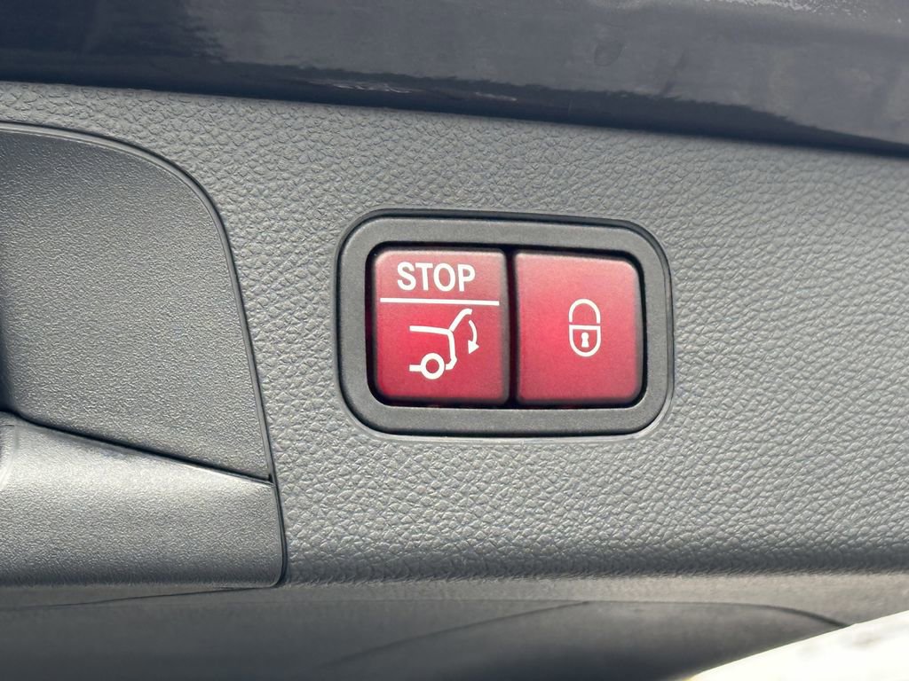 Certified 2022 Mercedes-Benz GLC 300 image 22