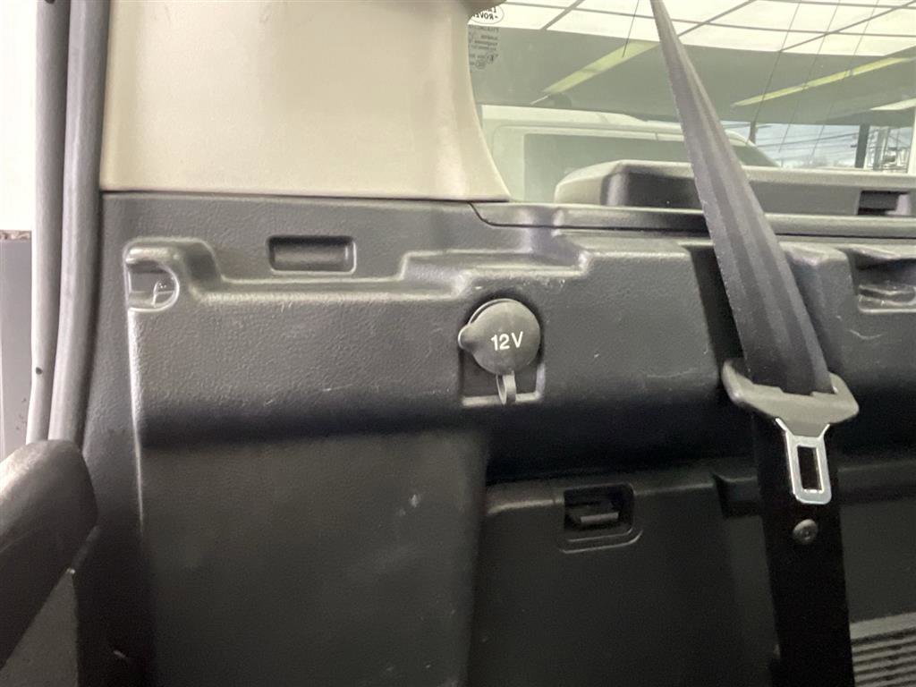 Used 2016 Land Rover LR4 HSE image 25