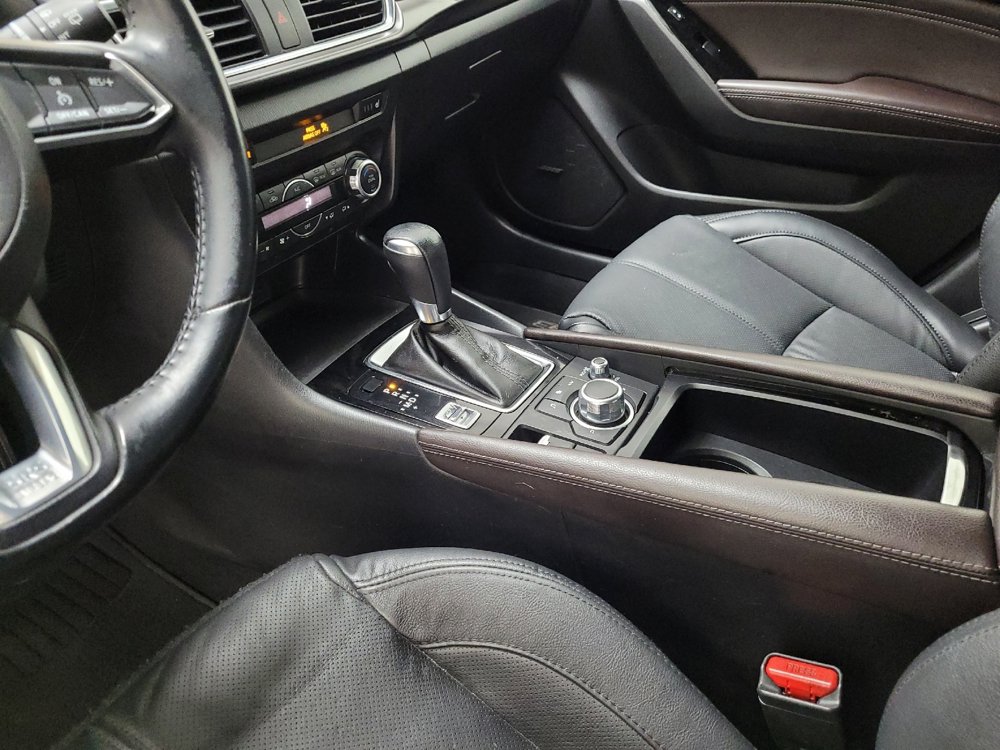 Used 2018 MAZDA MAZDA3 Grand Touring FWD image 26