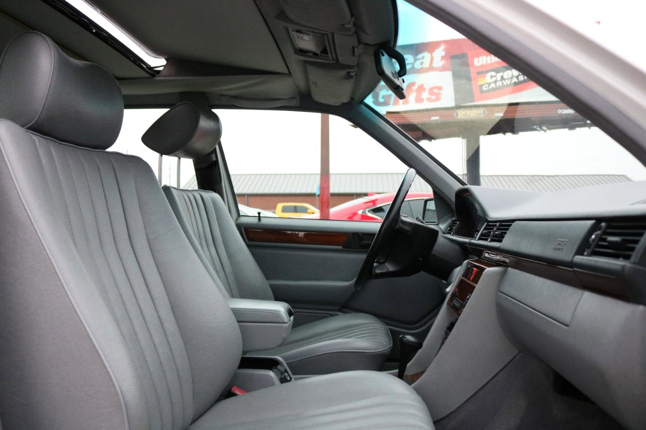 Used 1993 Mercedes-Benz 300 E 2.8 image 42