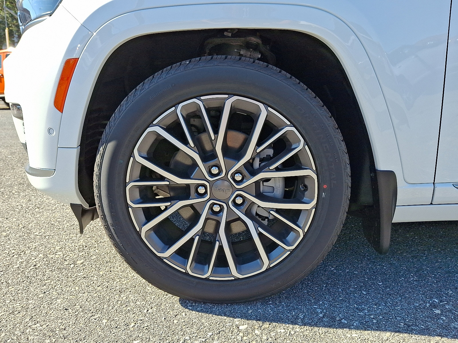 New 2025 Jeep Grand Cherokee L Summit image 4