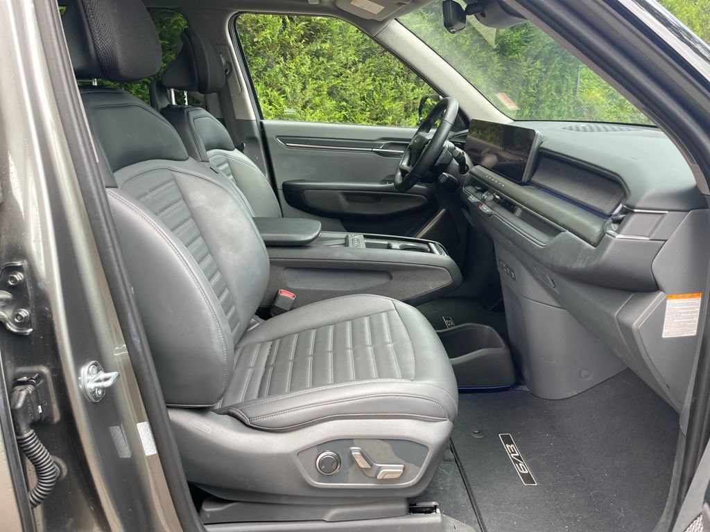Certified 2024 Kia EV9 Land AWD/4WD image 28