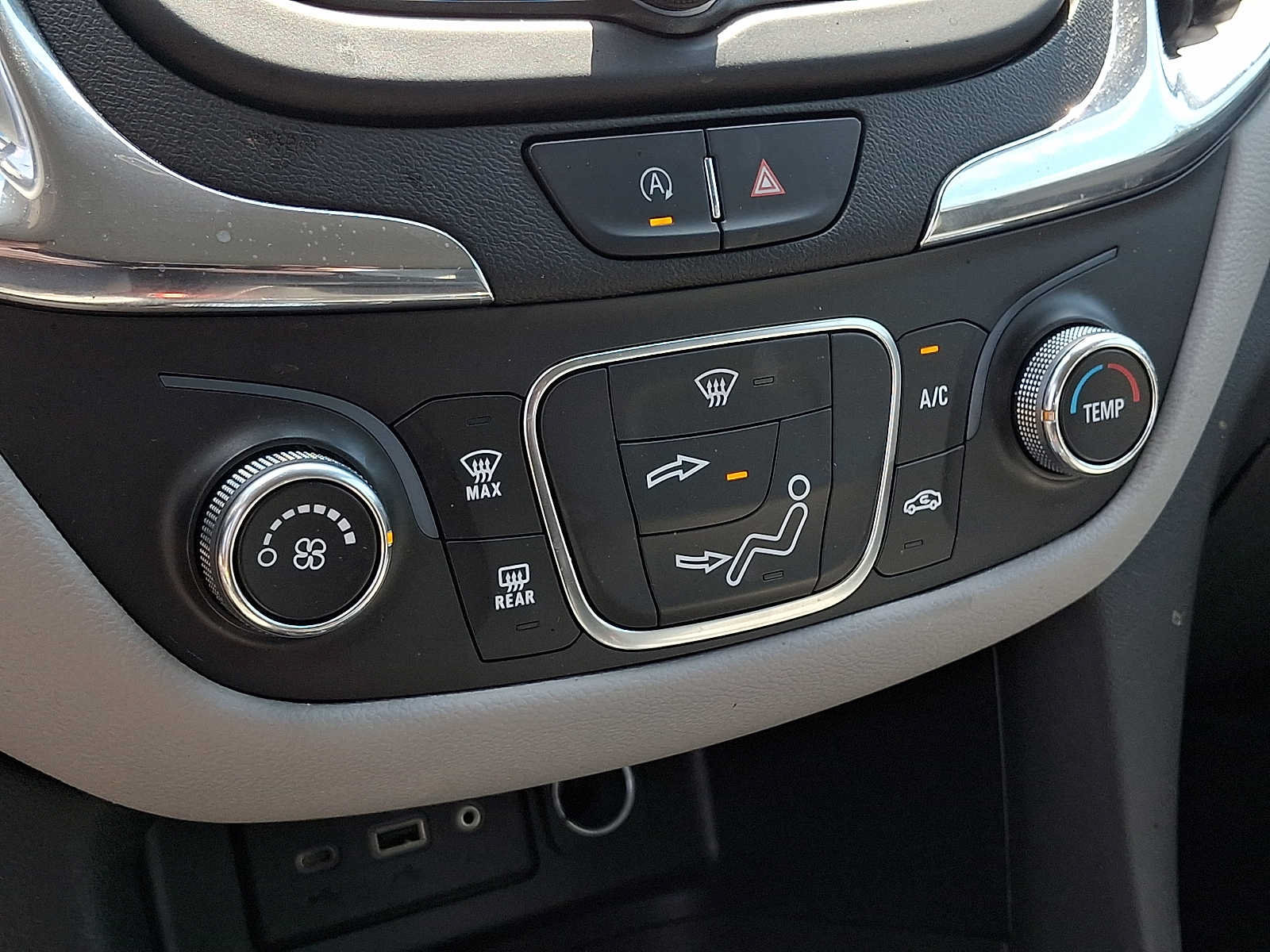 Used 2023 Chevrolet Equinox LS w/ LPO, Floor Liner Package AWD/4WD image 15