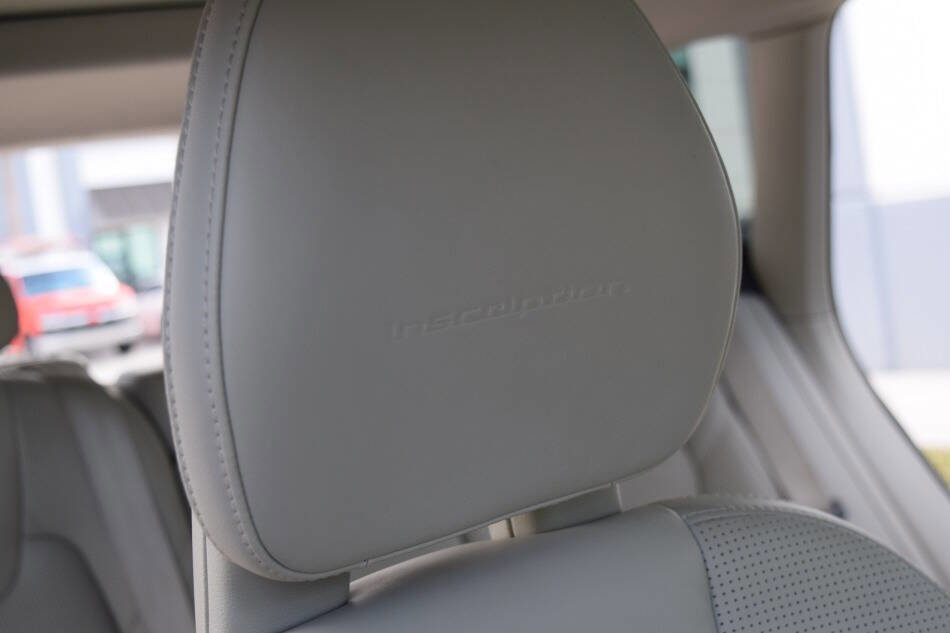 Used 2018 Volvo XC60 T5 Inscription w/ Luxury Seat Package image 52
