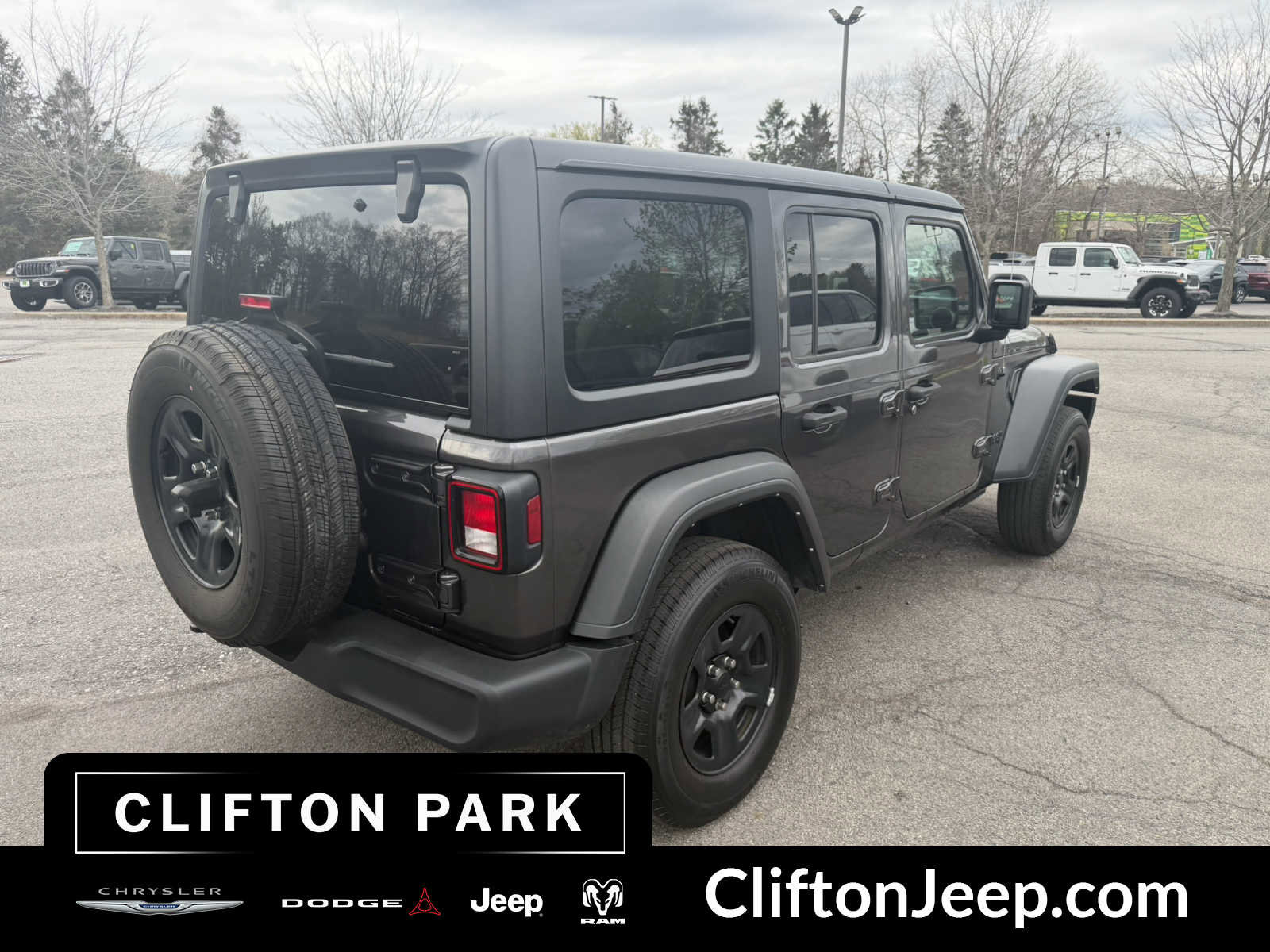 Used 2022 Jeep Wrangler Unlimited Sport AWD/4WD image 4
