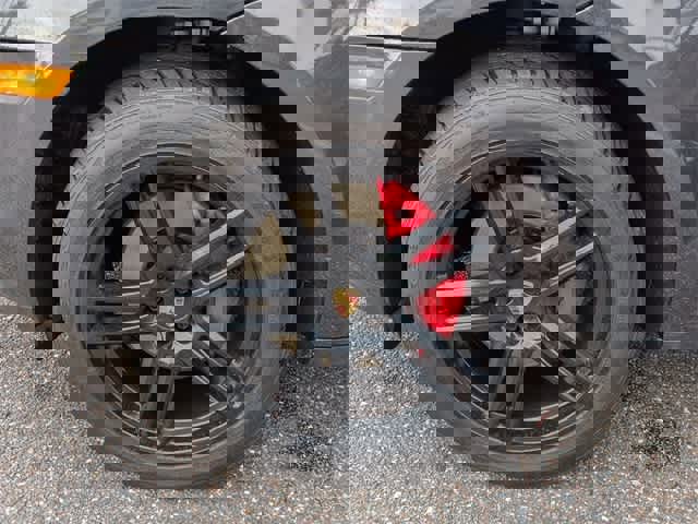 Used 2021 Porsche Macan S w/ Premium Package image 14