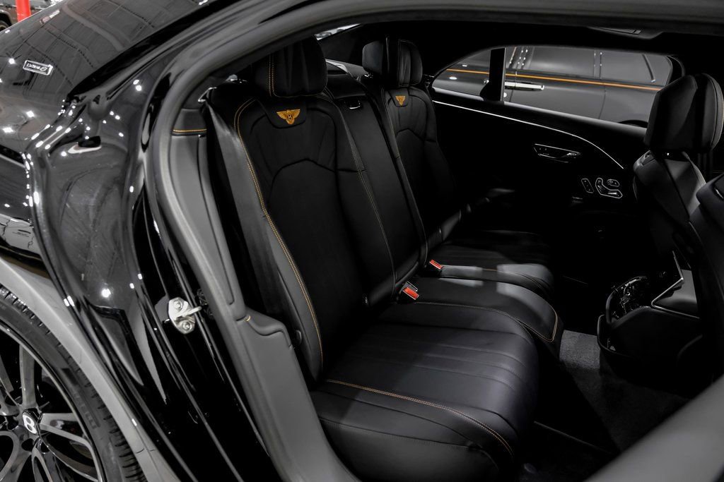 Used 2024 Bentley Flying Spur V8 image 35