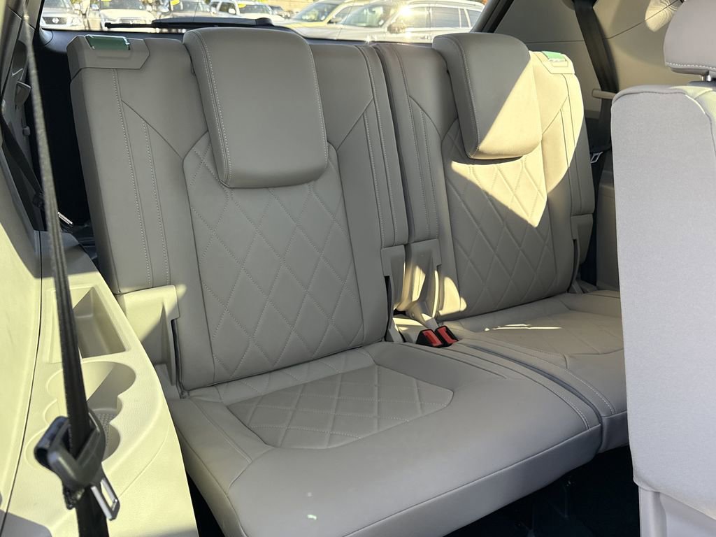 New 2026 Volkswagen Atlas SEL Premium R-Line image 18