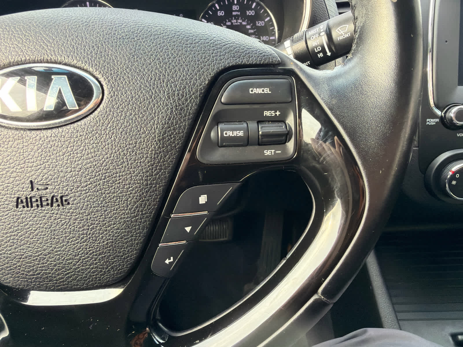 Used 2017 Kia Forte S w/ S Technology Package image 22