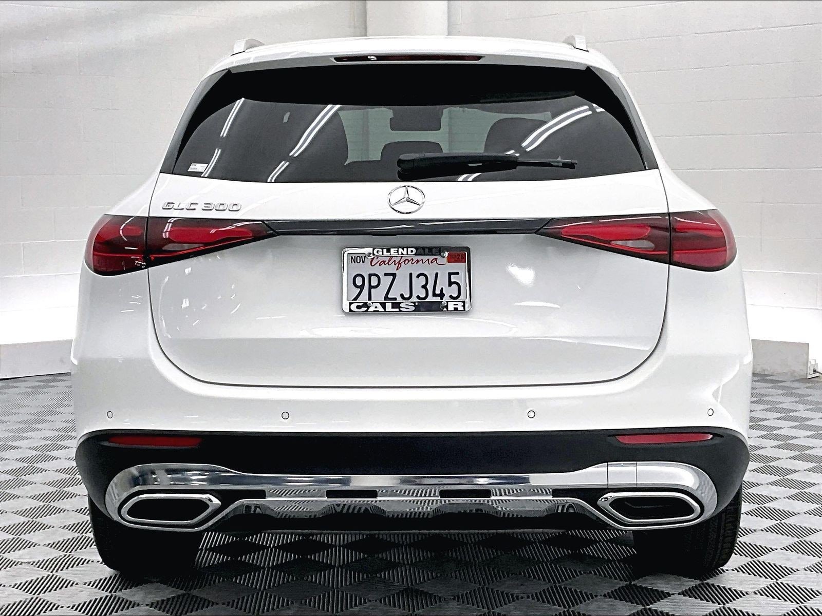 Certified 2025 Mercedes-Benz GLC 300 image 3