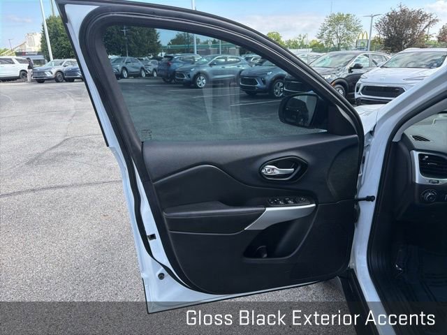Used 2022 Jeep Cherokee Latitude w/ Sun & Sound Group AWD/4WD image 29