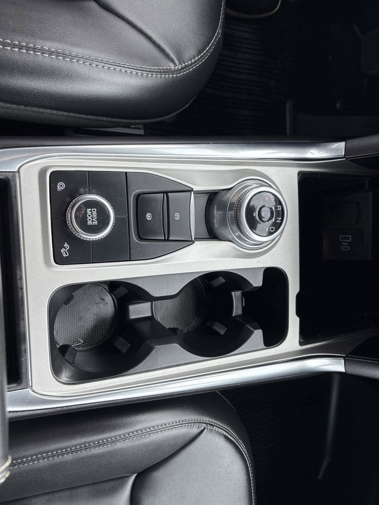 Used 2023 Ford Explorer XLT w/ Equipment Group 202A image 27