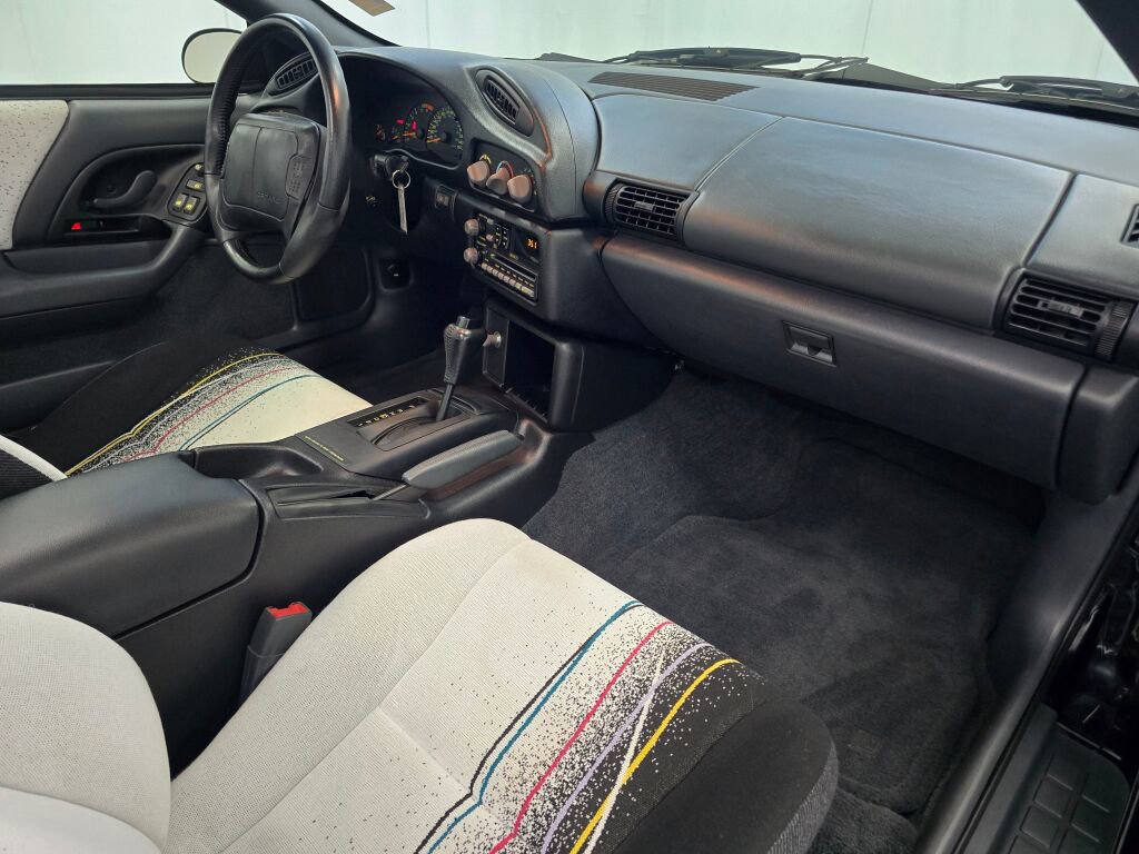 Used 1993 Chevrolet Camaro Z28 image 88