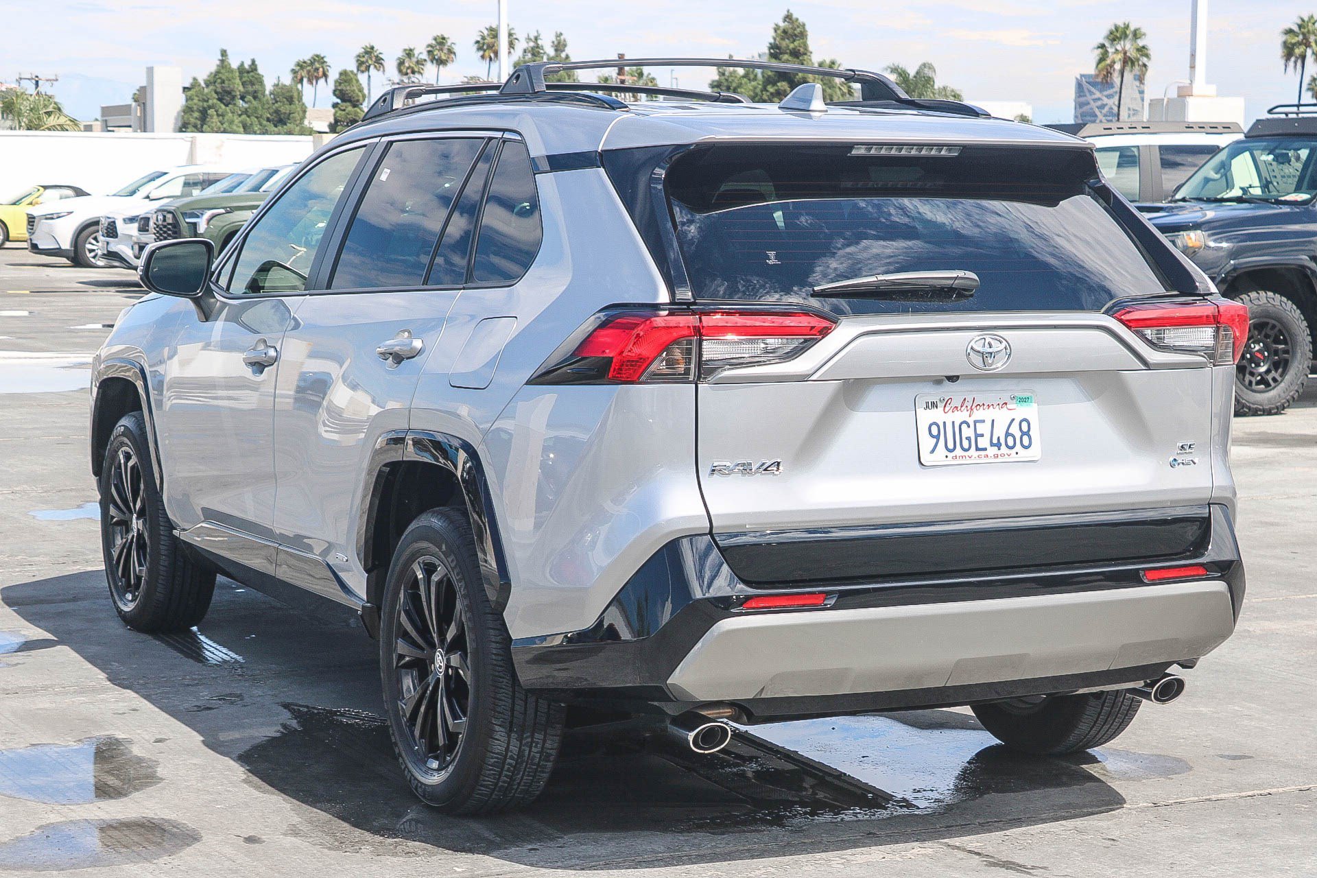 Used 2025 Toyota RAV4 SE w/ Convenience Package AWD/4WD image 7