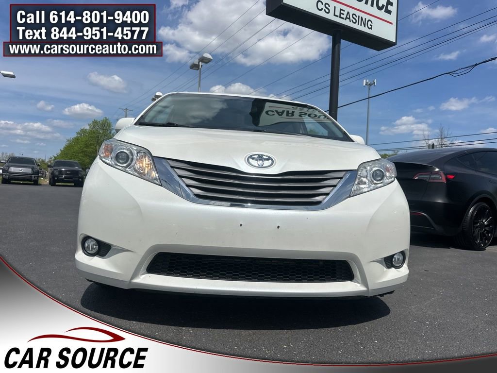 Used 2015 Toyota Sienna XLE w/ XLE Navigation Package image 3