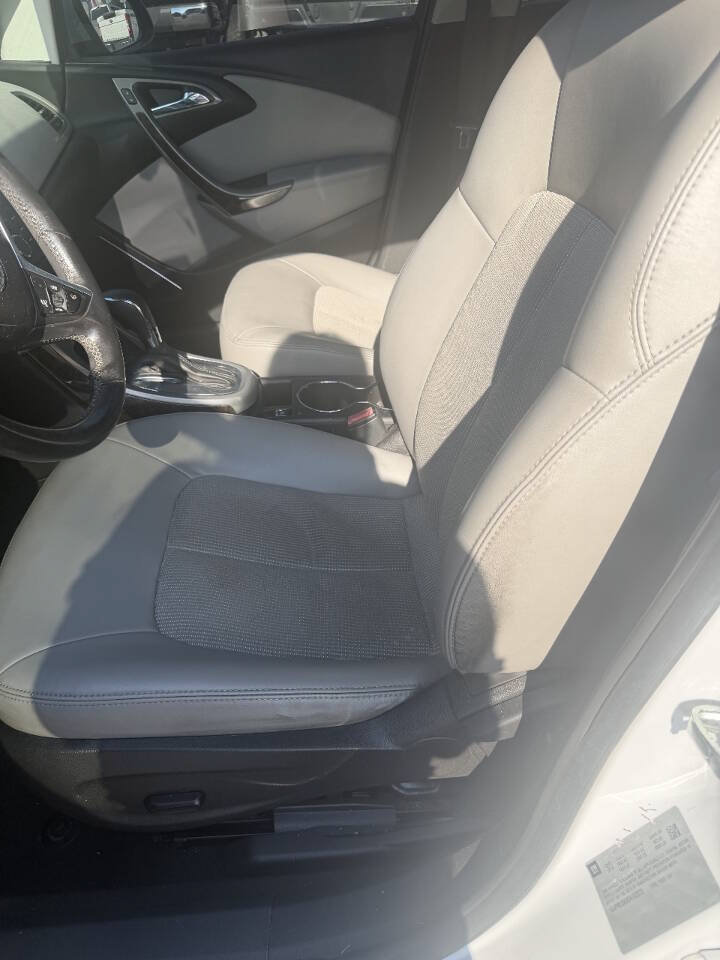 Used 2013 Buick Verano Convenience FWD image 2