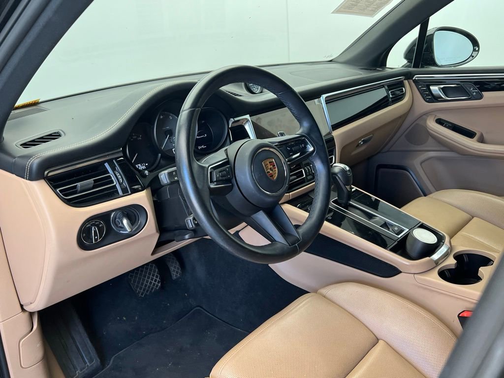 Certified 2023 Porsche Macan S AWD/4WD image 4