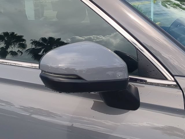 Used 2025 Honda CR-V LX image 12