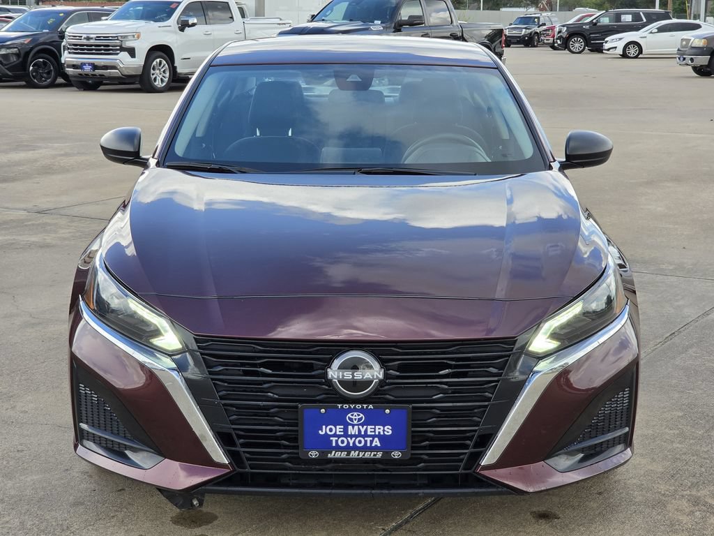 Used 2025 Nissan Altima 2.5 SV FWD image 3