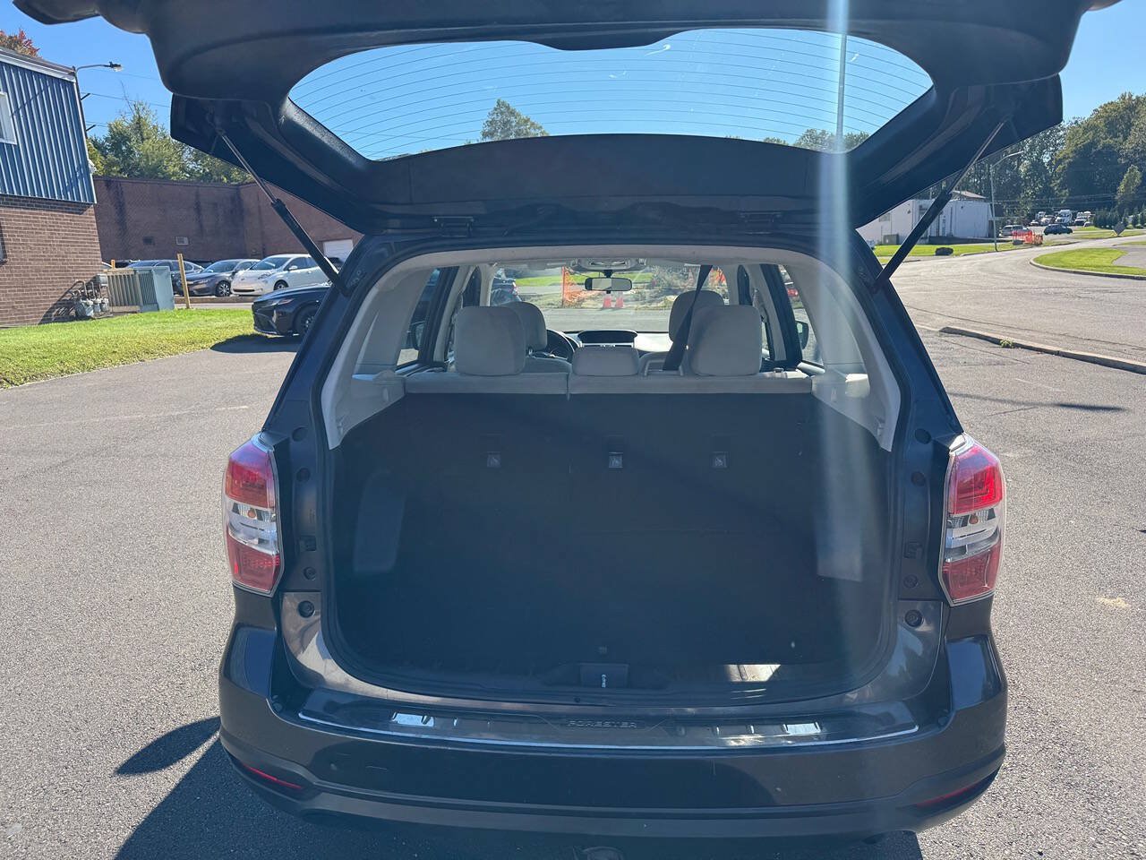 Used 2014 Subaru Forester 2.5i AWD/4WD image 14