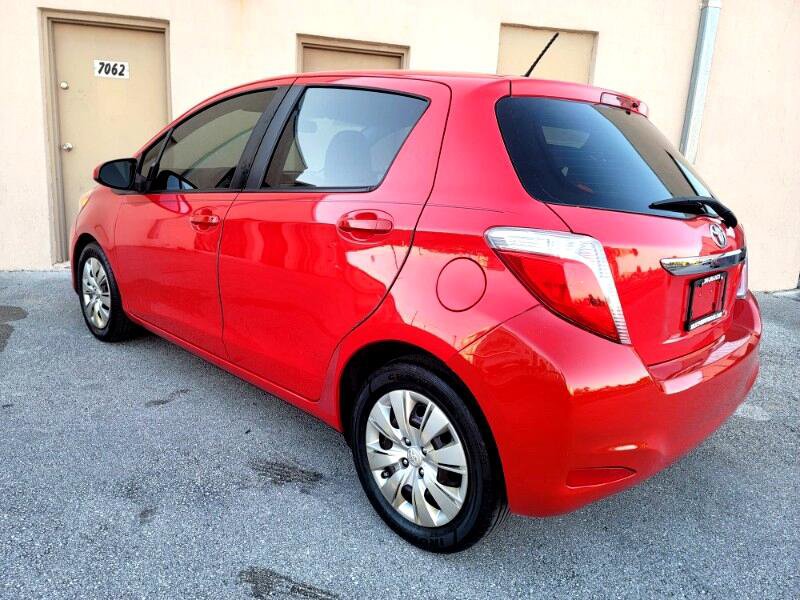 Used 2013 Toyota Yaris LE image 10