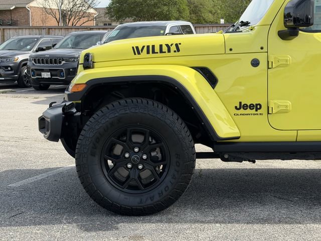 Used 2024 Jeep Gladiator Sport AWD/4WD image 7