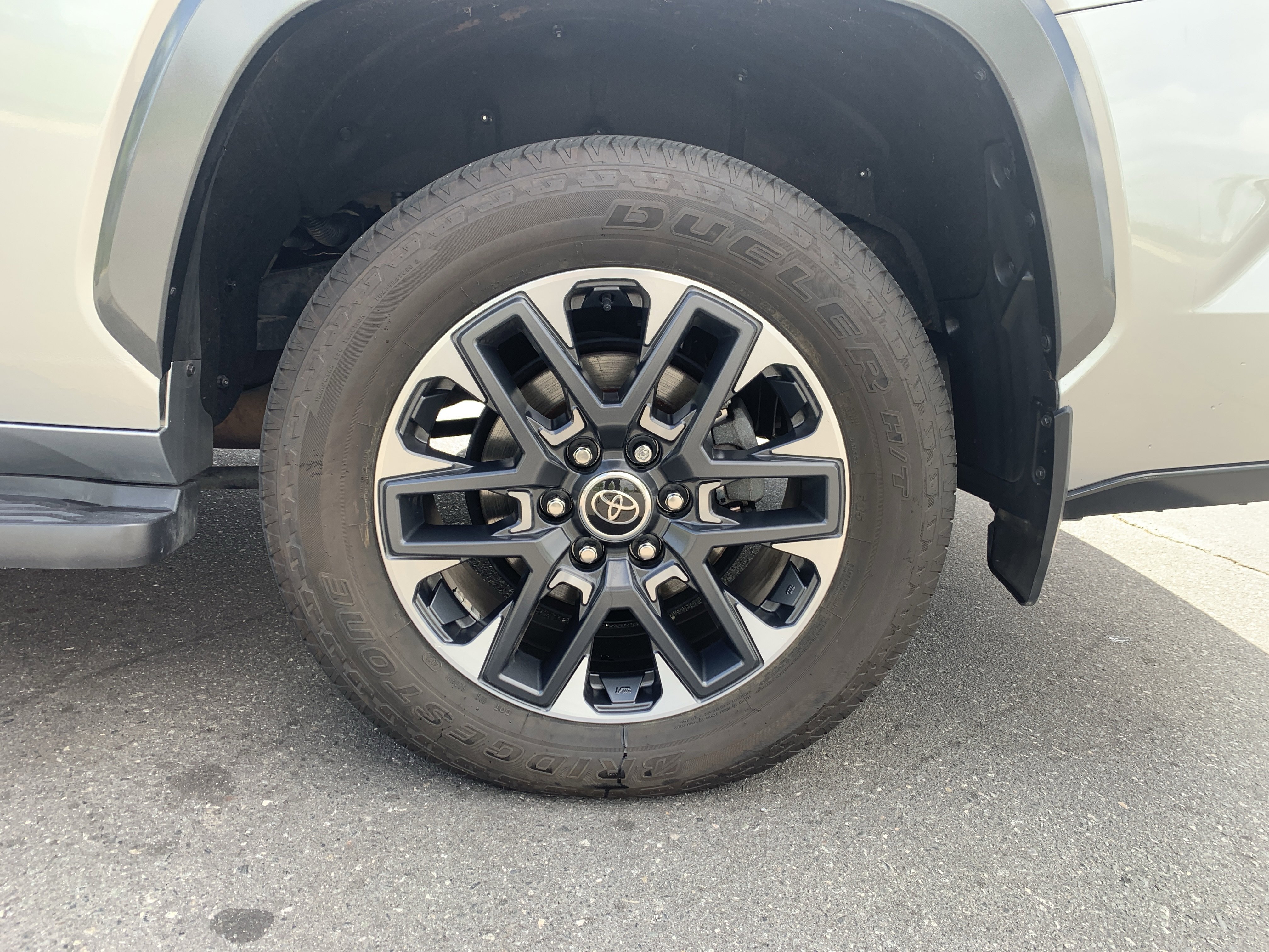 Used 2023 Toyota Sequoia Limited w/ Tow Technology Package AWD/4WD image 13