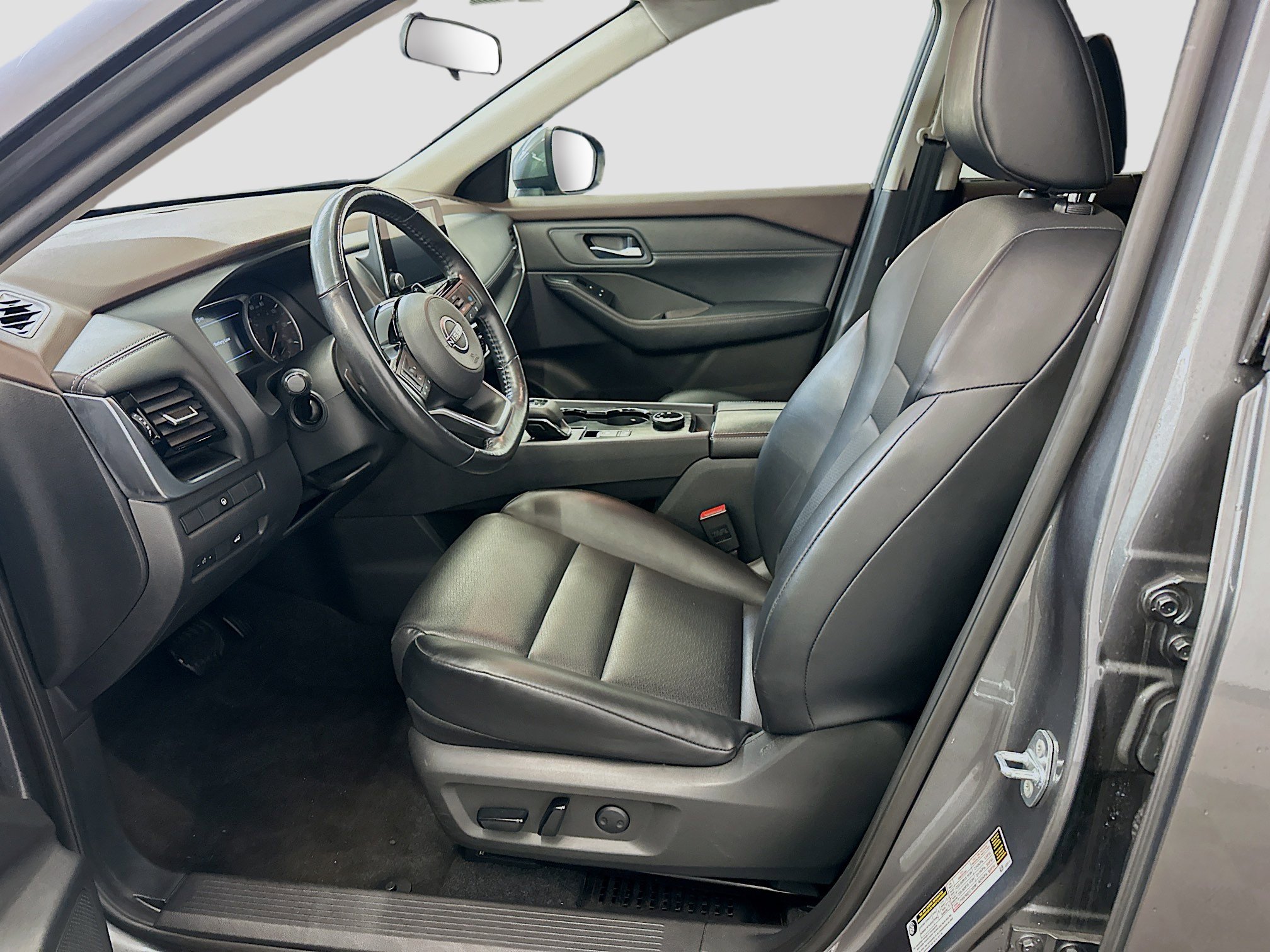 Used 2023 Nissan Rogue SV w/ SV Premium Package image 13