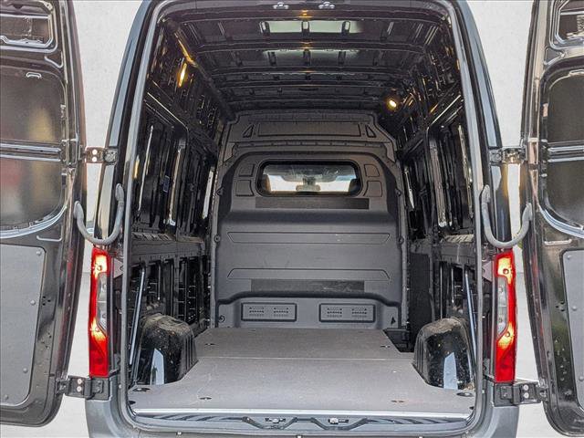 Used 2024 Mercedes-Benz Sprinter 2500 image 17