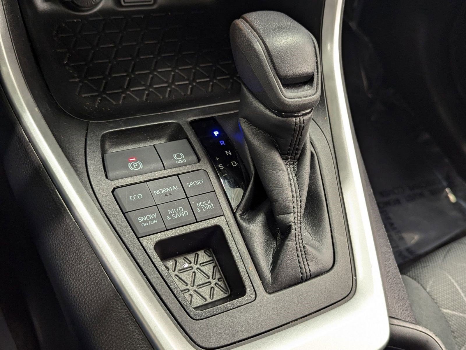 Used 2023 Toyota RAV4 XLE image 14