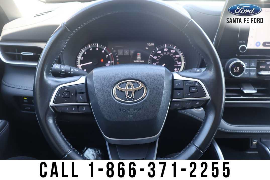 Used 2023 Toyota Highlander LE AWD/4WD image 38