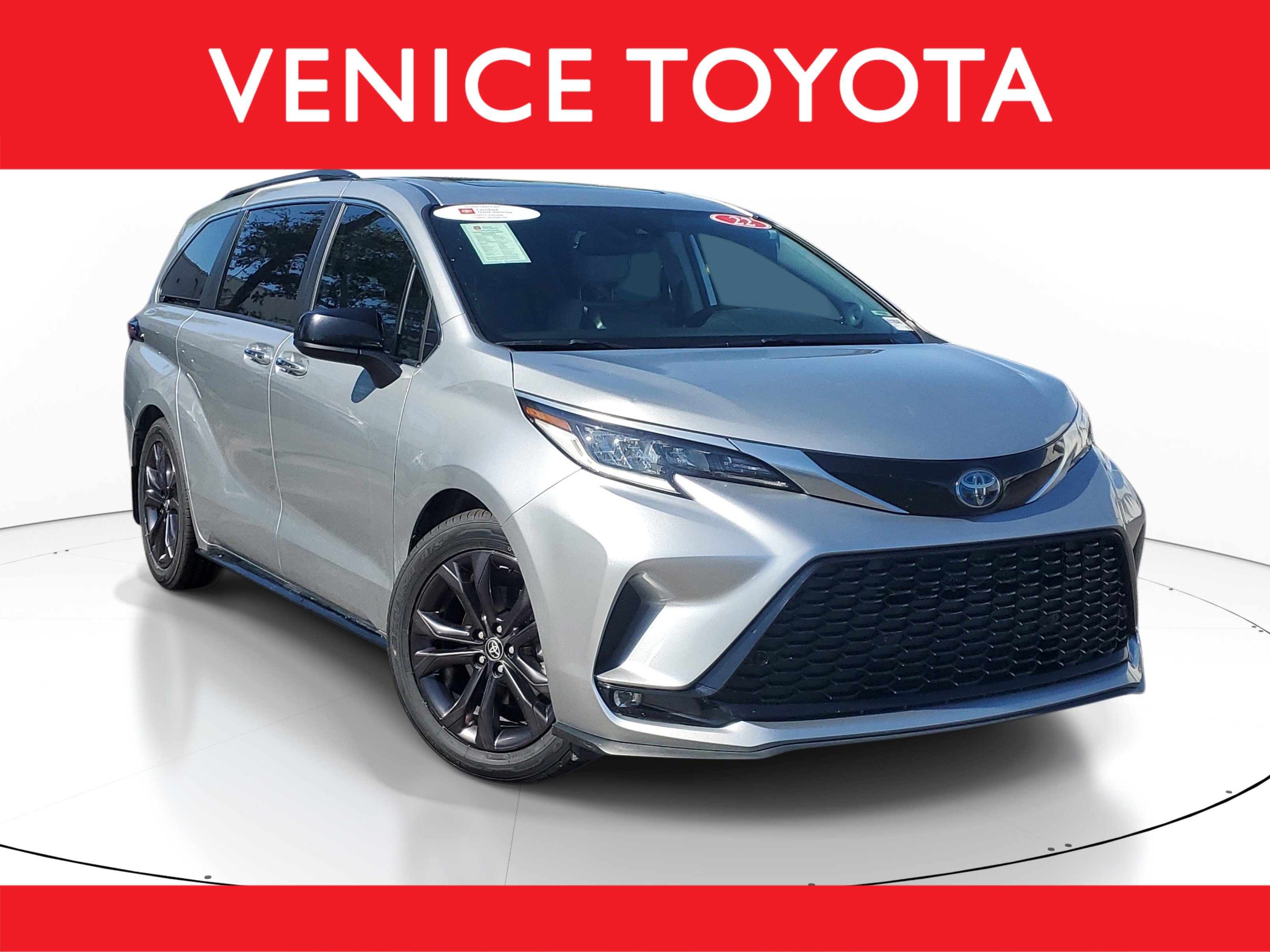 Certified 2022 Toyota Sienna XSE w/ XSE Plus Package FWD image 1