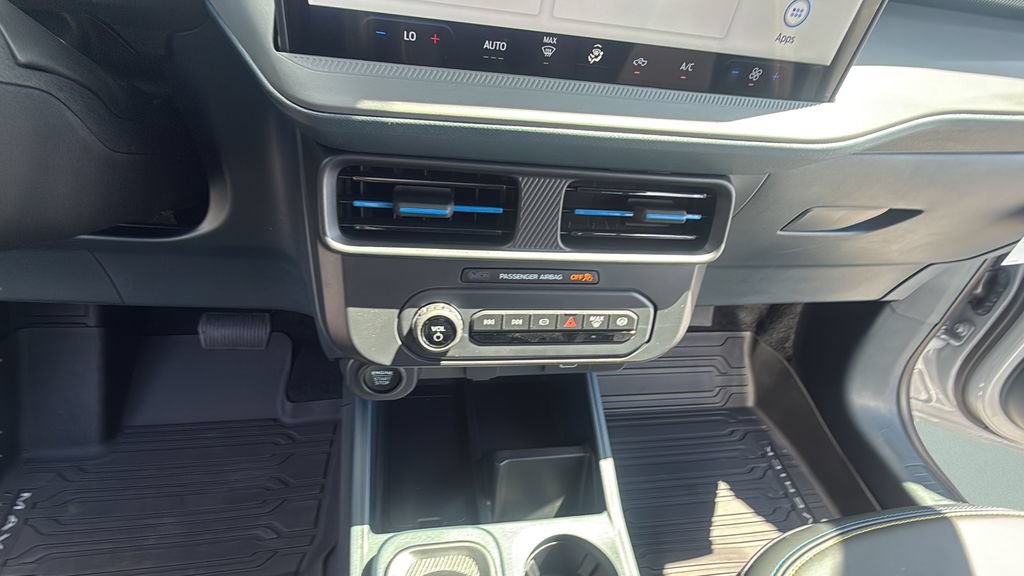 New 2026 Ford Maverick Lobo AWD/4WD image 24