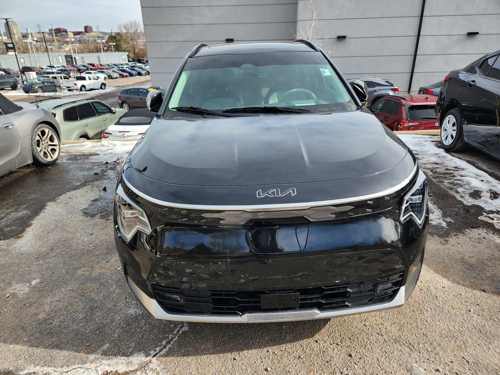Certified 2024 Kia Niro Wave w/ Wave Preserve Package image 2