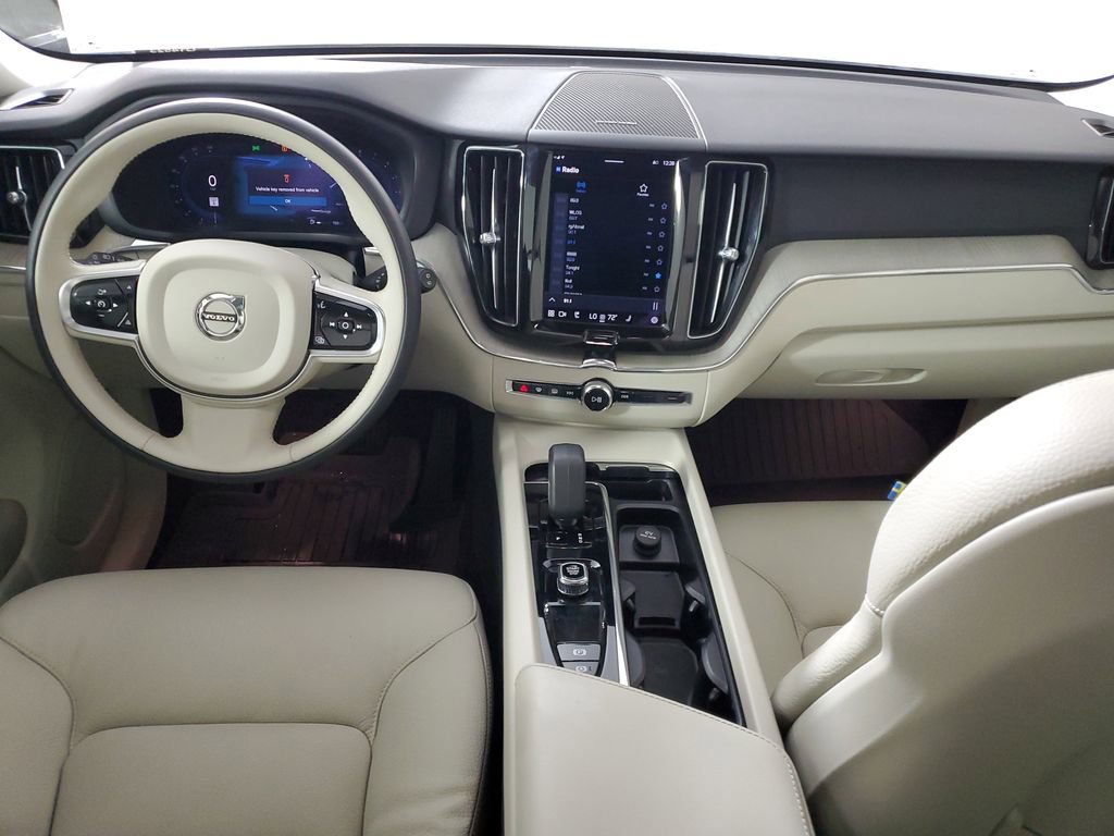 Certified 2023 Volvo XC60 B5 Plus w/ Climate Package AWD/4WD image 17