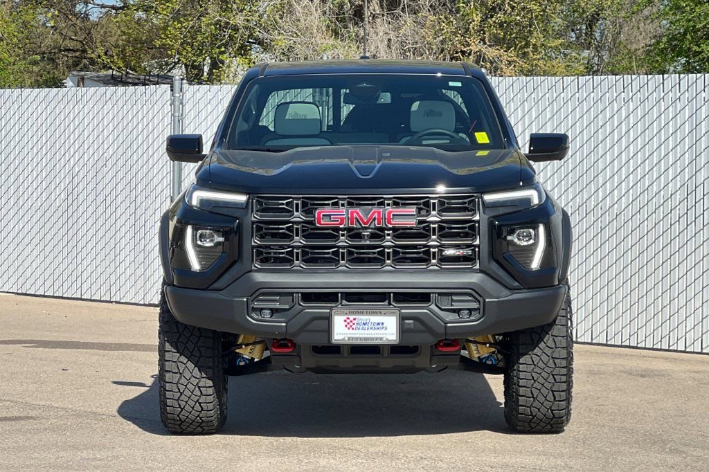 New 2026 GMC Canyon AT4X w/ AT4X AEV Edition AWD/4WD image 6