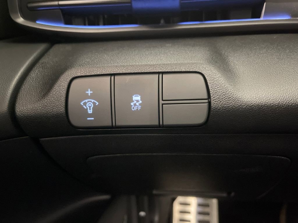 Certified 2025 Hyundai Elantra N image 30