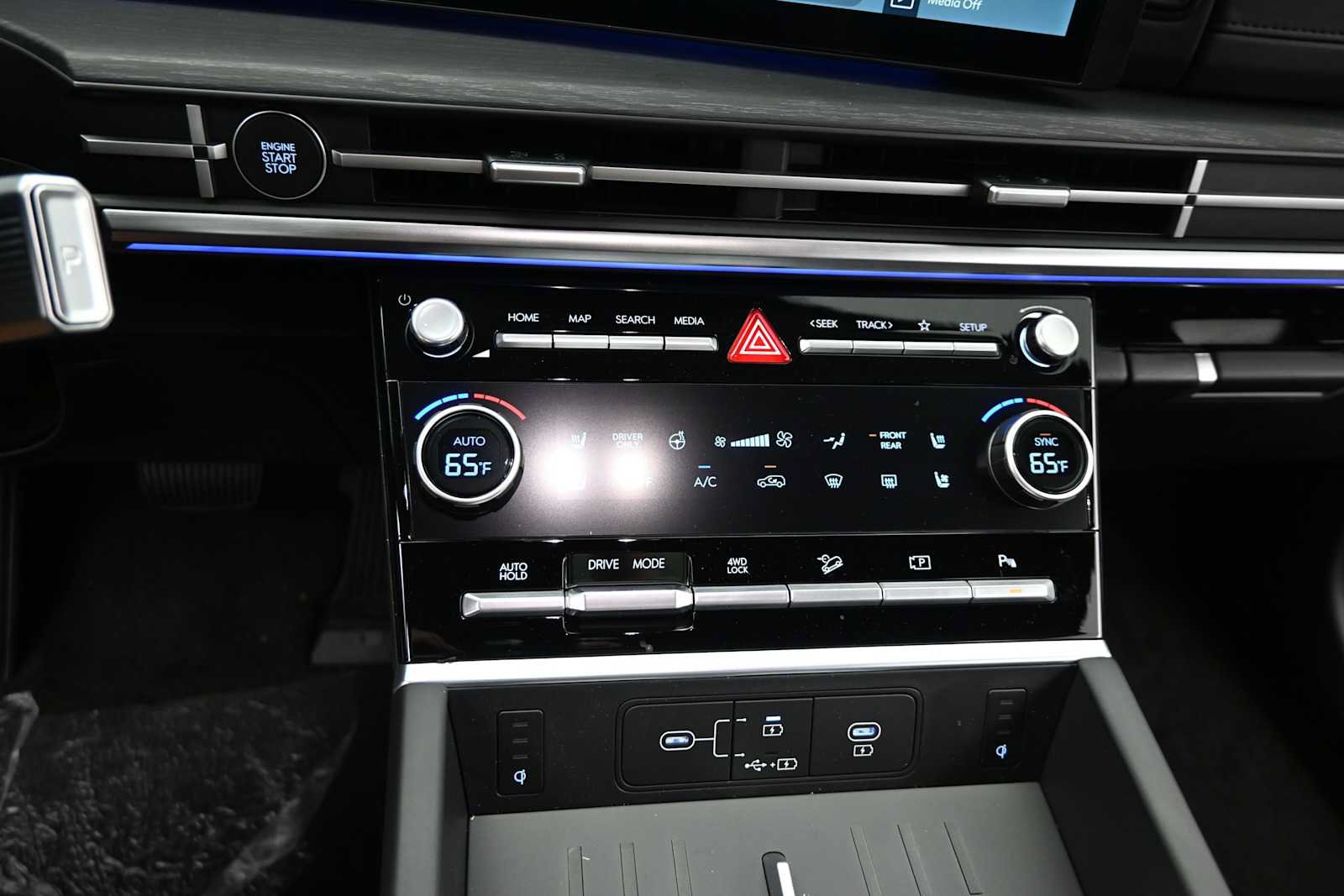New 2026 Hyundai Santa Fe Limited AWD/4WD image 18