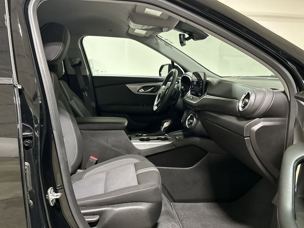 Used 2024 Chevrolet Blazer LT w/ Convenience Package FWD image 21